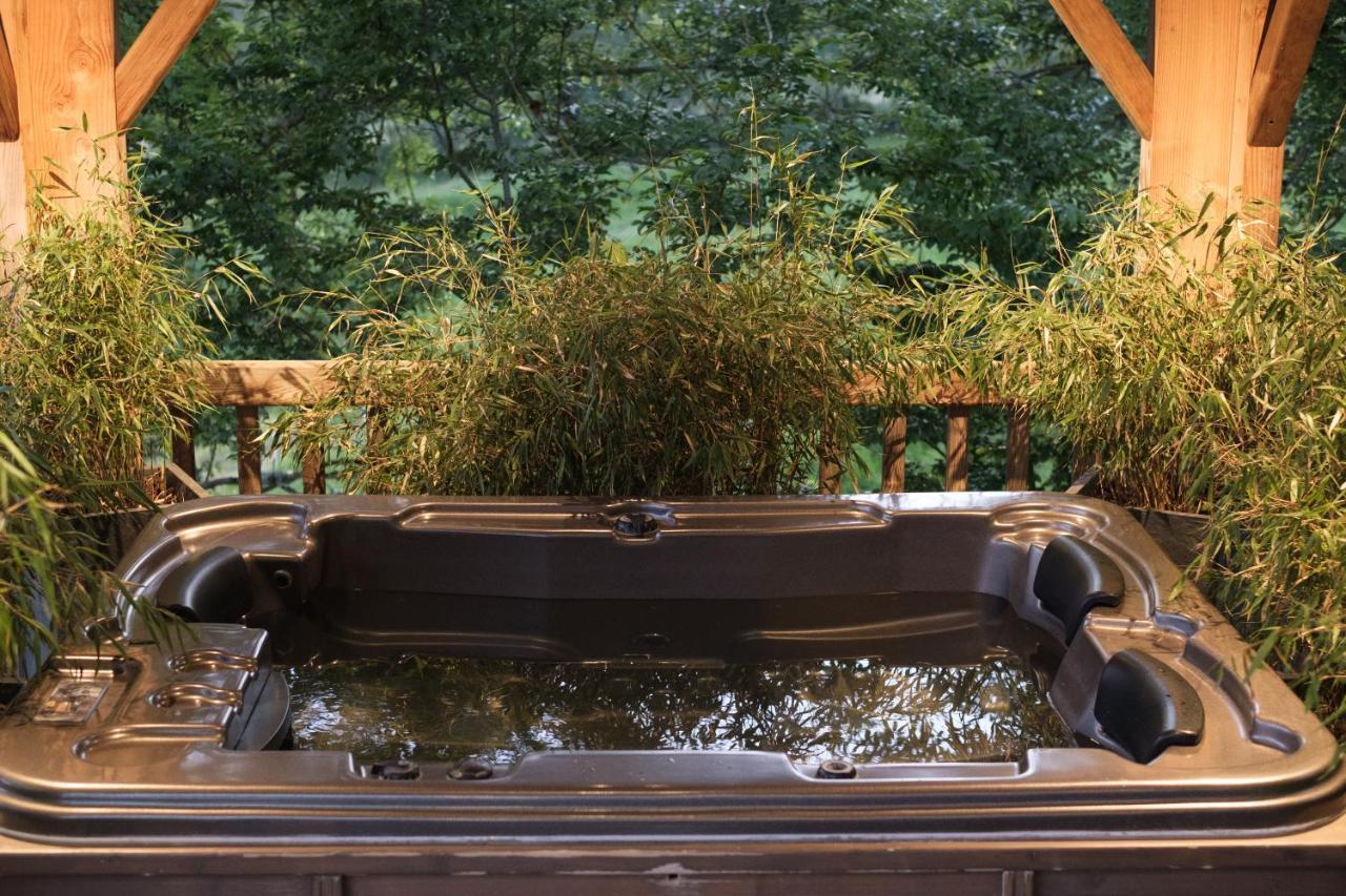 Le Domaine Des Pres Verts Suites & Chambres Avec Jacuzzi Privatif Jouey Екстер'єр фото