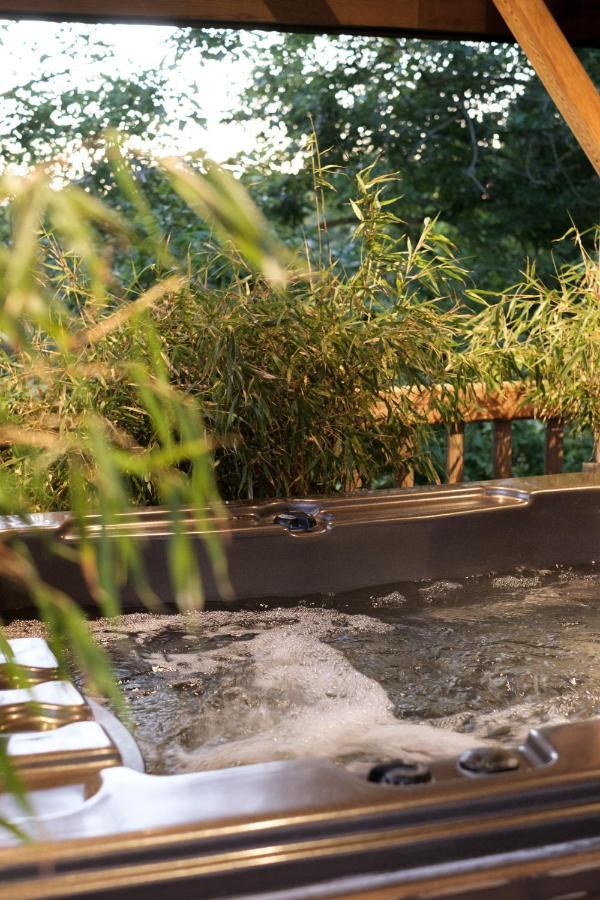 Le Domaine Des Pres Verts Suites & Chambres Avec Jacuzzi Privatif Jouey Екстер'єр фото