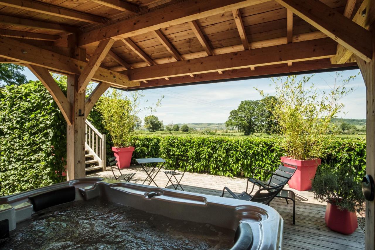 Le Domaine Des Pres Verts Suites & Chambres Avec Jacuzzi Privatif Jouey Екстер'єр фото